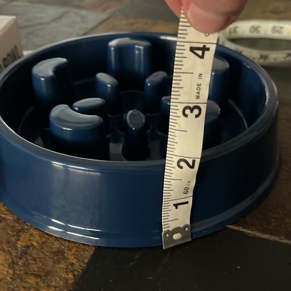 Slow Feeding Pet Bowl - dogs - Brand new in box. - Picture 4 of 5